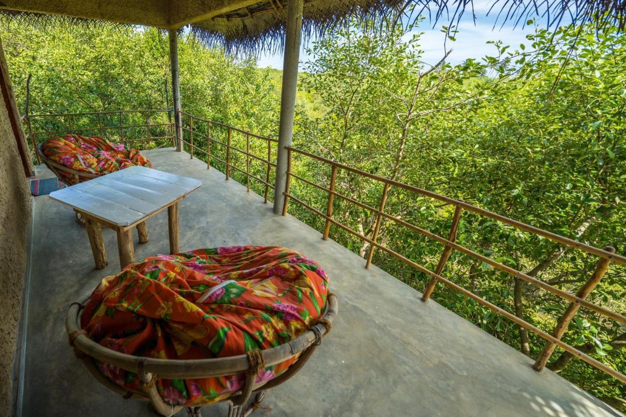 Mermaid Cabana And Tree Houses Тангалла Экстерьер фото